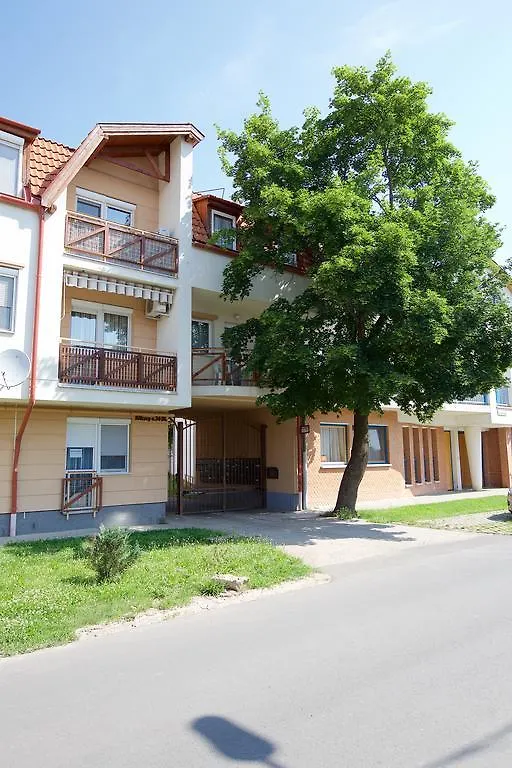 Zoli Apartmanok-Maya Koelcsey 34-36 Hajdúszoboszló